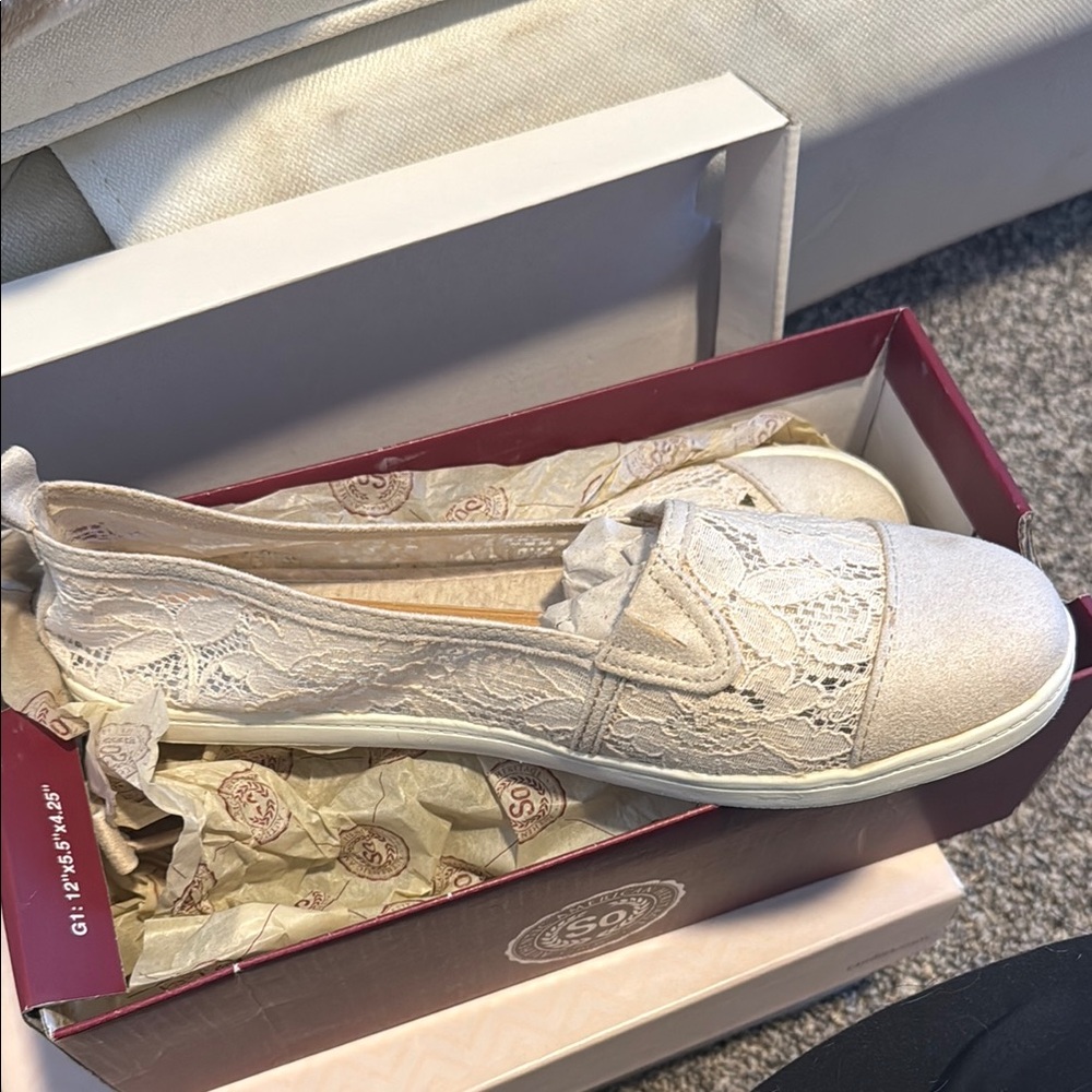 SO Cream Lace Flats